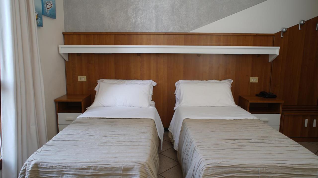 Hotel Emi Lippo Luaran gambar